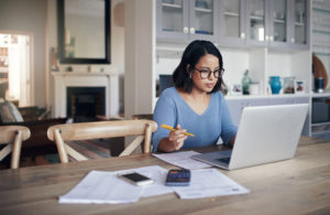 Woman utilizing online resources
